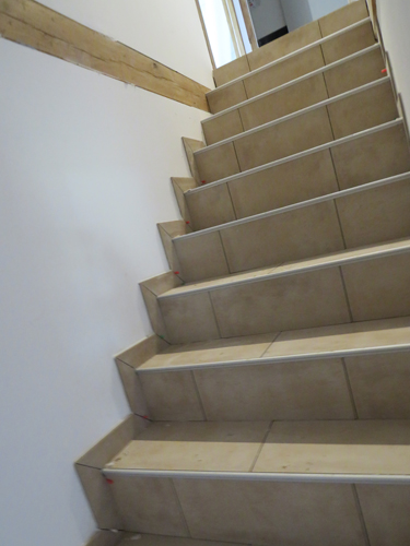 pose-carrelage-escalier-sarthe
