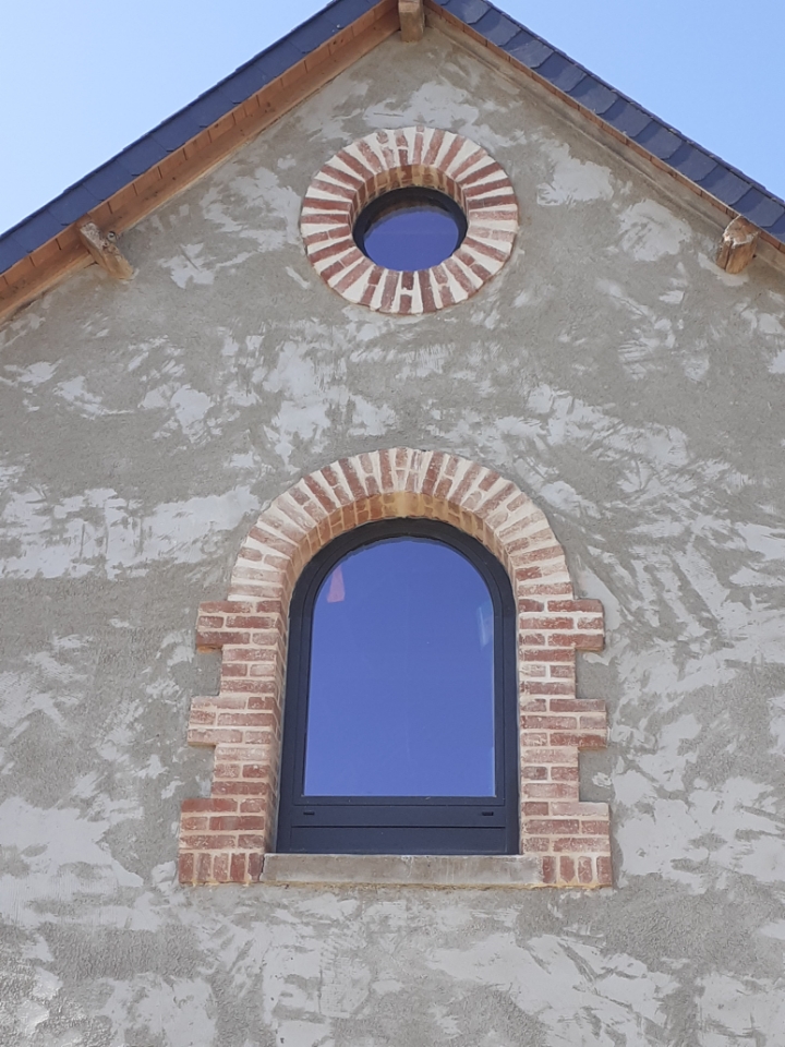 maçonnerie-brique-entourage-fenêtre